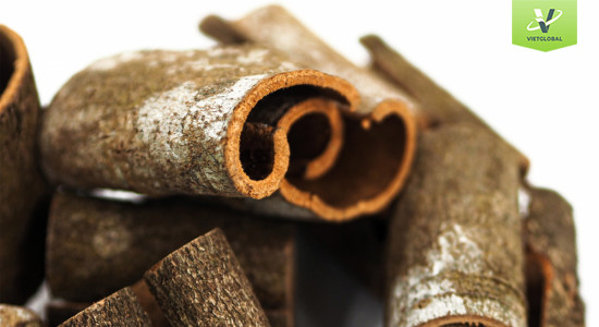 Quế cắt tròn nguyên vỏ